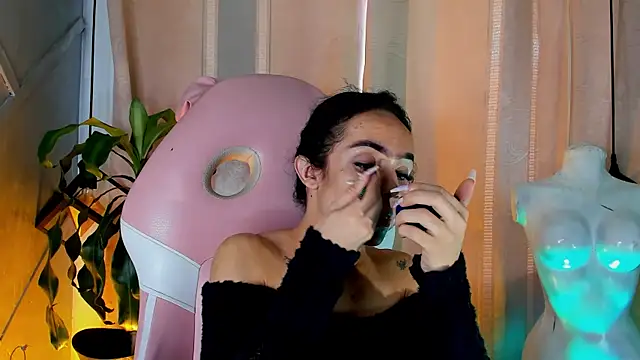 Snapshot of Cristal_Gem1 chatting on June 27, 2026, 8:59 pm Cristal Gem1 online show from June 27, 2026, 8:59 pm