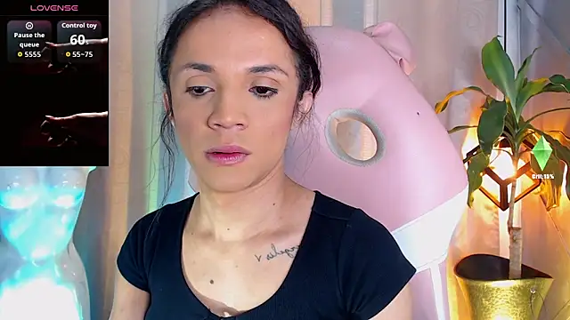 Cristal Gem1 online show from May 13, 2026, 11:39 am
