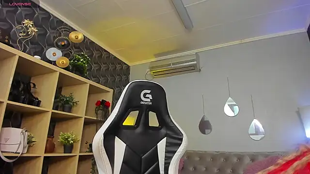 xPuka online show from December 3, 2025, 5:12 pm