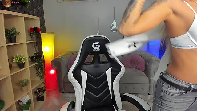 xPuka online show from December 4, 2025, 6:18 pm