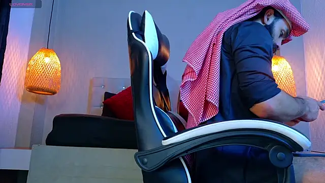 Thaiel Fosteer online show from October 23, 2025, 4:33 am