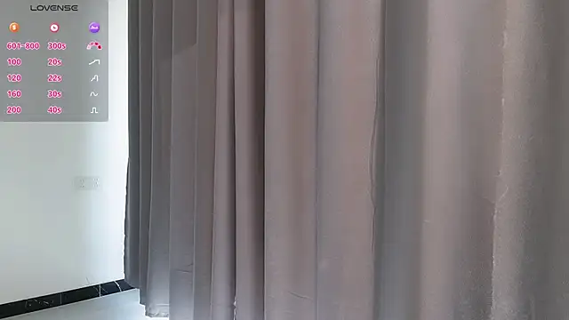 Snapshot of xiuxiu-04 chatting on December 15, 2025, 3:23 am xiuxiu-04 online show from December 15, 2025, 3:23 am