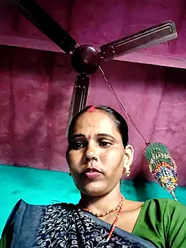 Pooja750 online show from November 5, 2025, 6:49 am