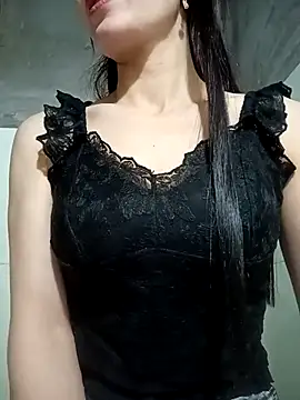 Snapshot of Vyvyy06 chatting on October 30, 2025, 2:10 am Vyvyy06 online show from October 30, 2025, 2:10 am