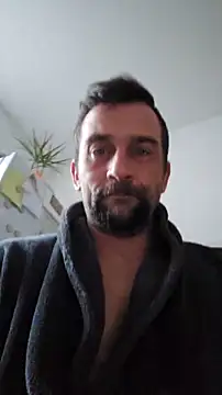 Snapshot of DeinSpielzeug chatting on December 1, 2025, 7:31 am DeinSpielzeug online show from December 1, 2025, 7:31 am