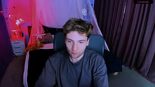 Snapshot of joseph_bear_ chatting on January 6, 2026, 8:35 pm joseph bear online show from January 6, 2026, 8:35 pm