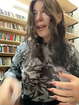 Snapshot of Mimiumuy chatting on November 4, 2025, 2:21 pm Mimiumuy online show from November 4, 2025, 2:21 pm