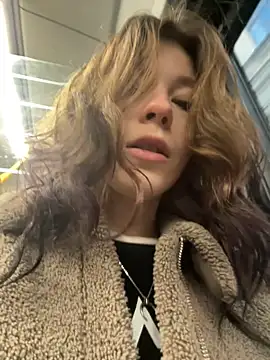 Snapshot of Mimiumuy chatting on October 18, 2025, 2:19 pm Mimiumuy online show from October 18, 2025, 2:19 pm