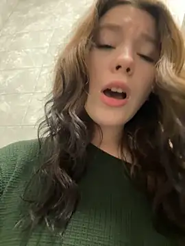 Snapshot of Mimiumuy chatting on October 22, 2025, 2:49 pm Mimiumuy online show from October 22, 2025, 2:49 pm