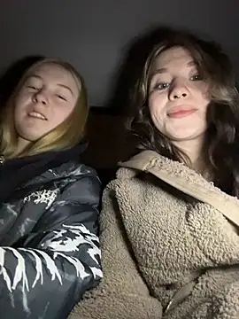 Snapshot of Mimiumuy chatting on December 18, 2025, 4:00 pm Mimiumuy online show from December 18, 2025, 4:00 pm