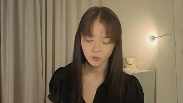 slyshypie online show from November 13, 2025, 2:43 pm