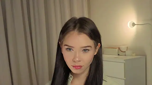 slyshypie online show from November 7, 2025, 1:26 pm