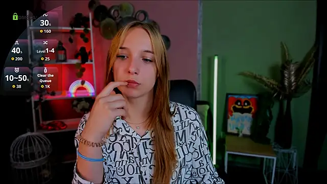 keylas moan online show from September 10, 2025, 7:24 pm