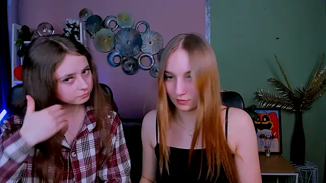 Snapshot of keylas_moan chatting on February 5, 2026, 1:40 pm keylas moan online show from February 5, 2026, 1:40 pm