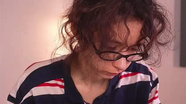 MimiLicks online show from November 26, 2025, 7:52 am