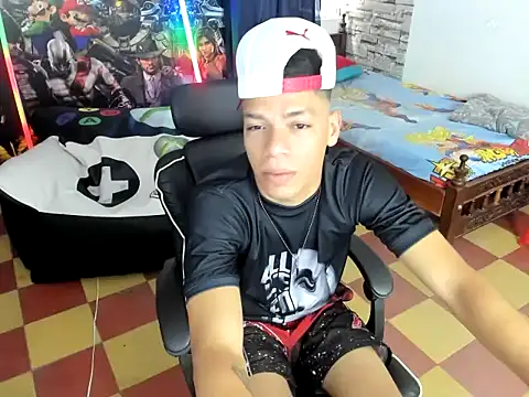 Snapshot of andres_sant chatting on November 24, 2025, 6:30 pm andres sant online show from November 24, 2025, 6:30 pm