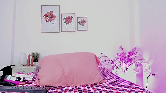 hellzel moon online show from October 4, 2025, 7:15 pm