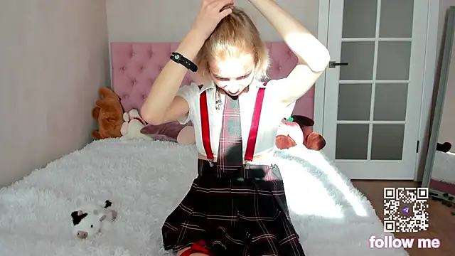 Pink Lila18 online show from October 4, 2025, 8:27 am