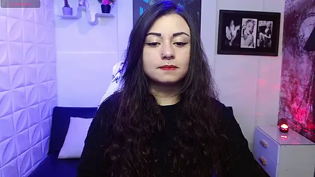 Eva Roussell online show from October 31, 2025, 2:35 pm