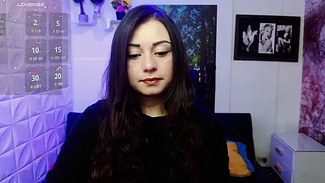 Eva Roussell online show from November 4, 2025, 2:43 pm