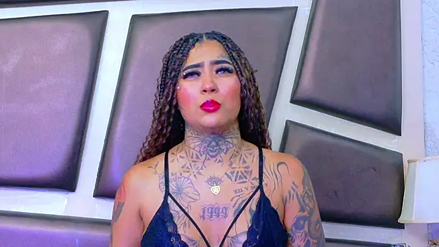 EmilieLake online show from May 14, 2026, 9:34 pm