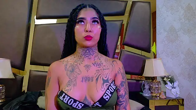 Snapshot of EmilieLake chatting on February 23, 2026, 7:25 pm EmilieLake online show from February 23, 2026, 7:25 pm