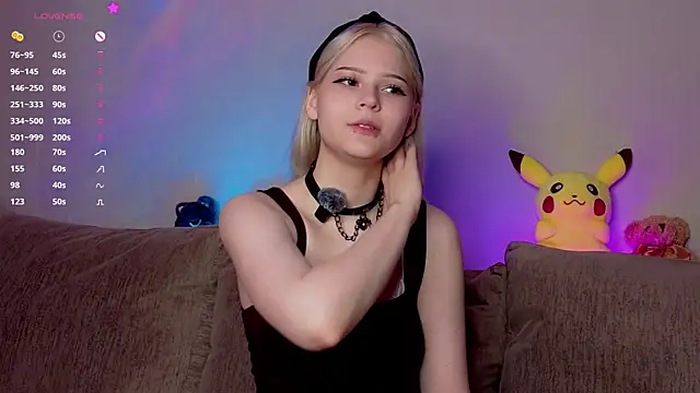 RavenKitten  online show from July 29, 2026, 2:44 am