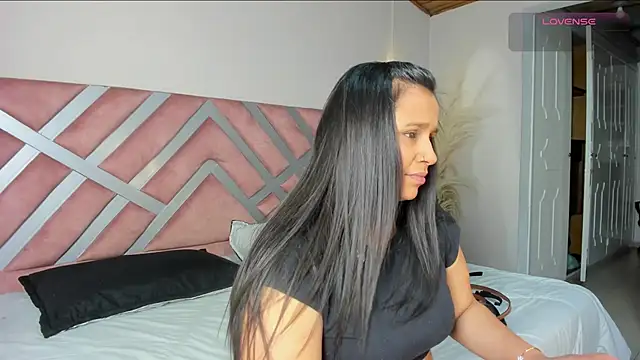  adahara queen online show from October 25, 2025, 4:33 am