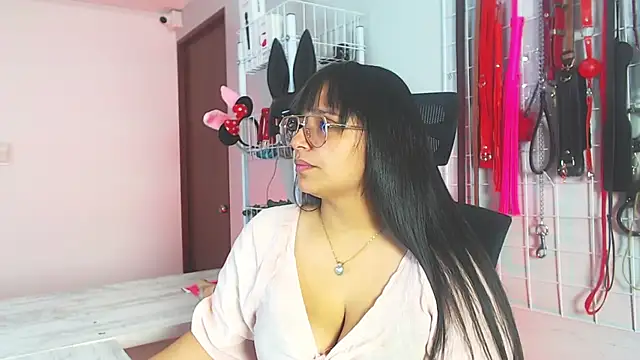  adahara queen online show from November 26, 2025, 3:50 am