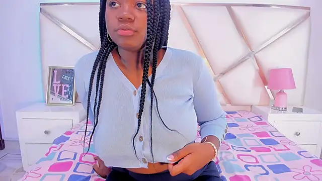 SulyClarck online show from October 2, 2025, 8:23 pm