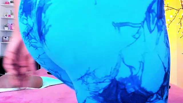 Snapshot of LenaStylesOA chatting on November 27, 2025, 1:00 pm LenaStylesOA online show from November 27, 2025, 1:00 pm