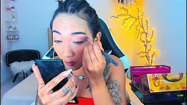 Snapshot of LenaStylesOA chatting on October 2, 2025, 12:41 pm LenaStylesOA online show from October 2, 2025, 12:41 pm