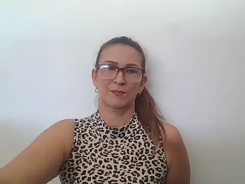 Snapshot of MiaVega chatting on September 16, 2025, 4:08 pm MiaVega online show from September 16, 2025, 4:08 pm