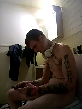 jizzyglizzy92 online show from March 3, 2026, 12:23 pm