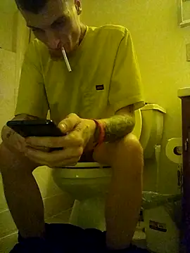 jizzyglizzy92 online show from April 7, 2026, 4:58 am