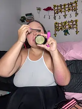 luna sweet16 online show from December 19, 2025, 1:24 pm