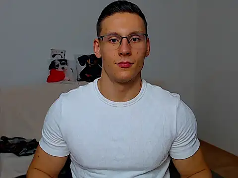 ZeinMiracles online show from September 18, 2025, 9:07 pm