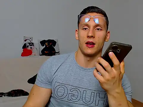 ZeinMiracles online show from September 23, 2025, 6:48 pm