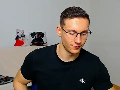 ZeinMiracles online show from September 21, 2025, 5:51 pm