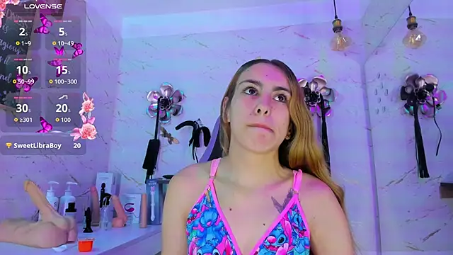 Natasha-Adams online show from April 5, 2026, 9:10 pm