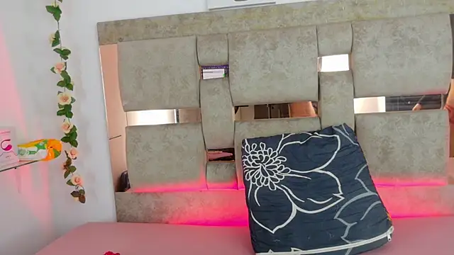 Natasha-Adams online show from November 29, 2025, 9:26 pm