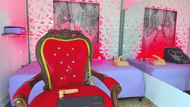 Natasha-Adams online show from November 8, 2025, 9:35 am