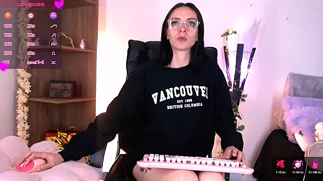 Snapshot of AuroraHans1 chatting on February 25, 2026, 1:39 am AuroraHans1 online show from February 25, 2026, 1:39 am