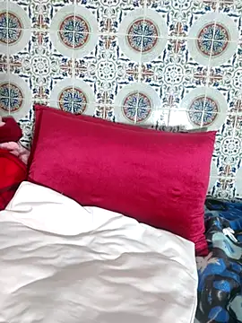 Hot-lino online show from December 3, 2025, 4:28 pm