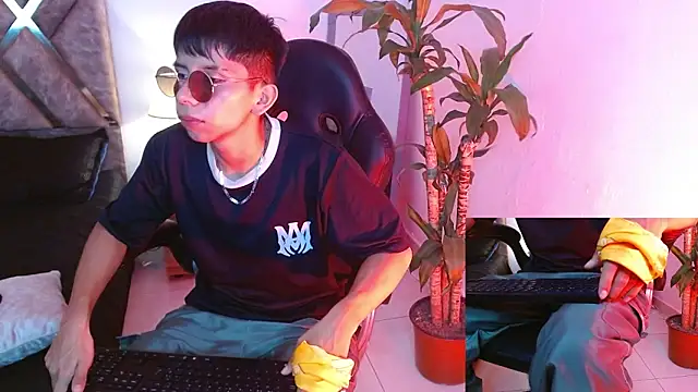 Snapshot of Hyunjin_Son chatting on September 18, 2025, 12:57 am Hyunjin Son online show from September 18, 2025, 12:57 am