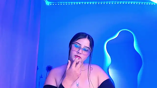 Snapshot of val_ferrer chatting on October 4, 2025, 4:47 am val ferrer online show from October 4, 2025, 4:47 am
