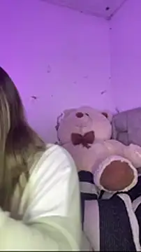 AnnyLopezzz  online show from February 6, 2026, 6:09 am