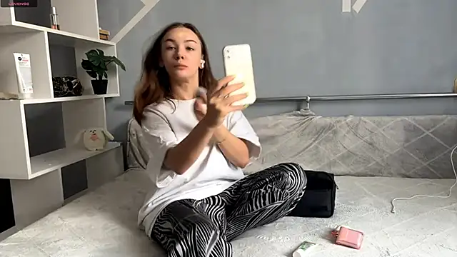 Snapshot of VelvetKate chatting on October 3, 2025, 1:45 pm VelvetKate online show from October 3, 2025, 1:45 pm