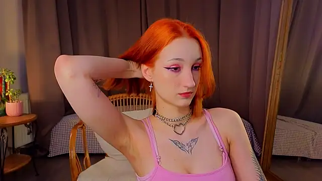 Snapshot of MaryroseRoeder chatting on October 10, 2025, 2:56 am MaryroseRoeder online show from October 10, 2025, 2:56 am