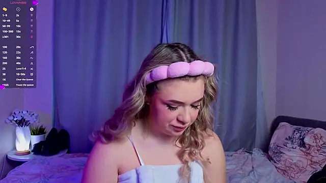 AliaBuerstatte online show from December 2, 2025, 6:15 am